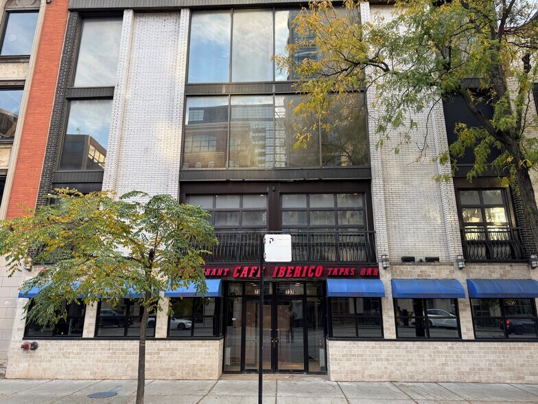 737-739 N La Salle Dr, Chicago, IL à louer - Photo de l’immeuble – Image 2 sur 19