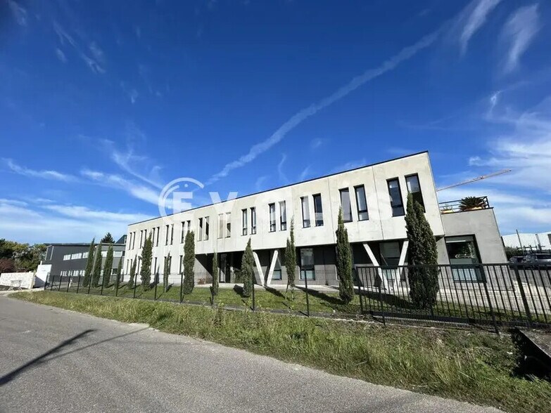 Bureau dans Mérignac à louer - Photo de l’immeuble – Image 1 sur 9
