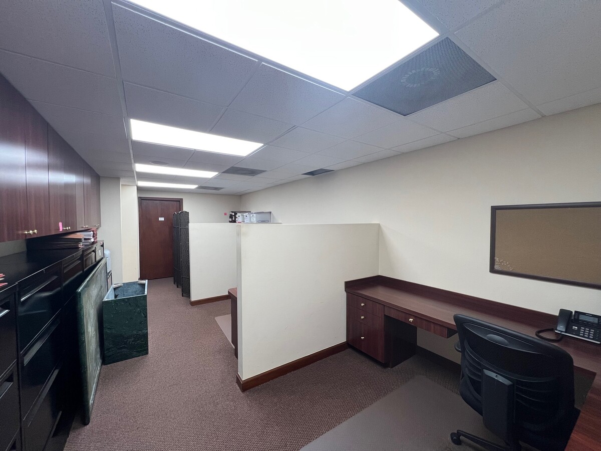 11211 Prosperity Farms Rd, Palm Beach Gardens, FL 33410 - Lot 301-302 -  - Photo intérieure - Image 1 of 5