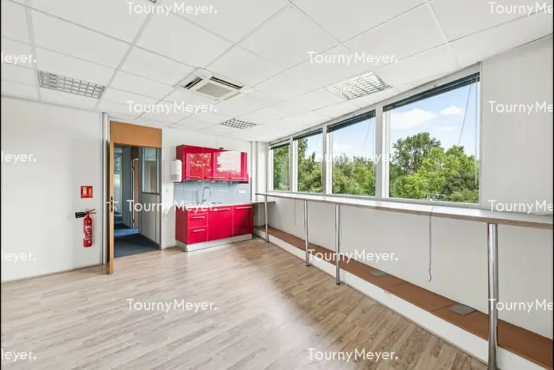 2-4 Rue Maryse Hilsz, Toulouse à louer - Photo de l’immeuble – Image 3 sur 12