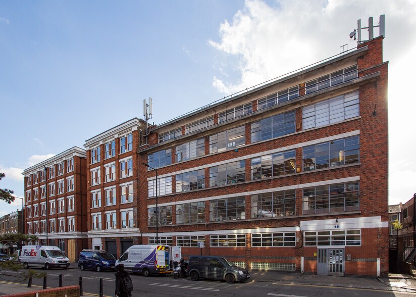18-28 Shacklewell Ln, Londres à louer - Photo de l’immeuble – Image 3 sur 3