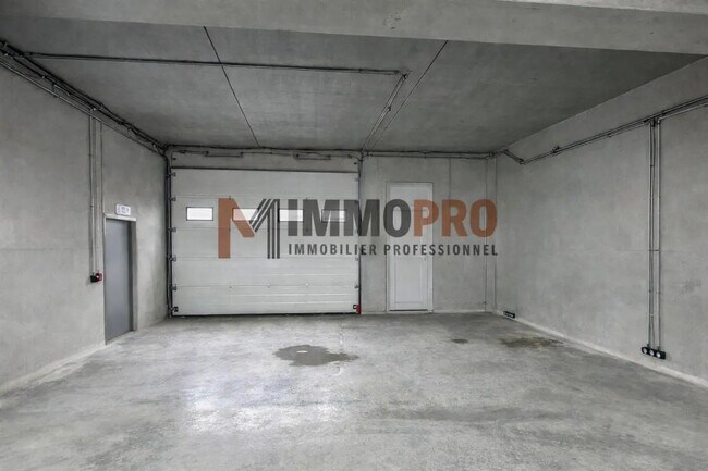 Plus de détails pour Industriel/Logistique à louer