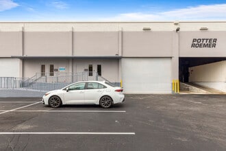 7950-7966 NW 14th St, Miami, FL à louer Photo de l’immeuble– Image 1 sur 18