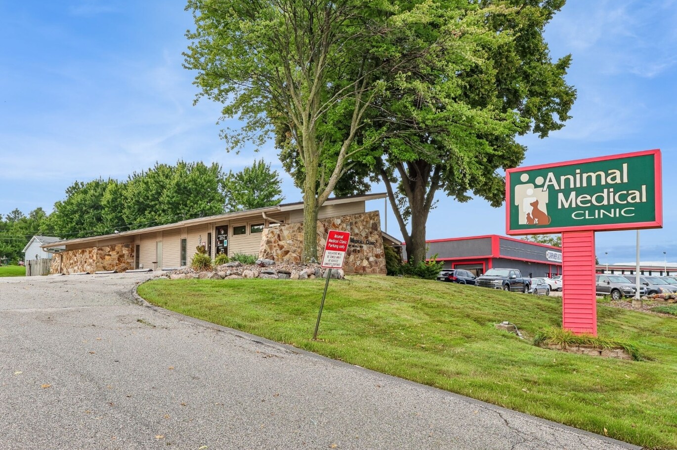 4520 Merle Hay Rd, Des Moines, IA à louer Photo de l’immeuble– Image 1 sur 11