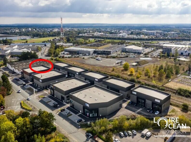 Local d’activités dans SAINT-BARTHELEMY-D'ANJOU à louer - Aérien – Image 2 sur 4