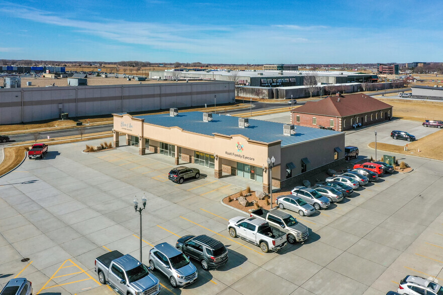 2106 Taylor Ave, Norfolk, NE à vendre - Photo principale – Image 1 sur 7