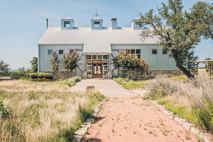 1213 Kott Rd, Fredericksburg, TX à vendre - Photo de l’immeuble – Image 2 sur 62