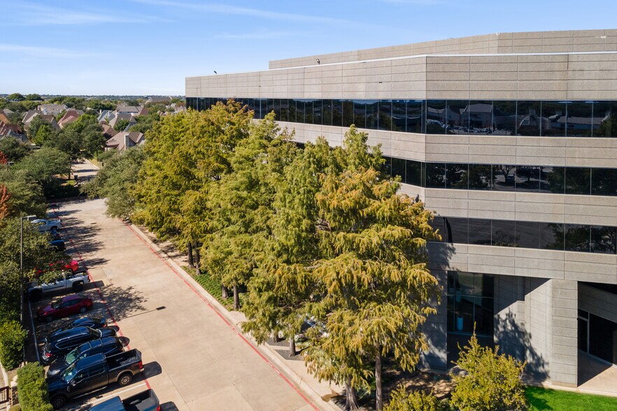 18383 Preston Rd, Dallas, TX à louer - Photo de l’immeuble – Image 2 sur 28
