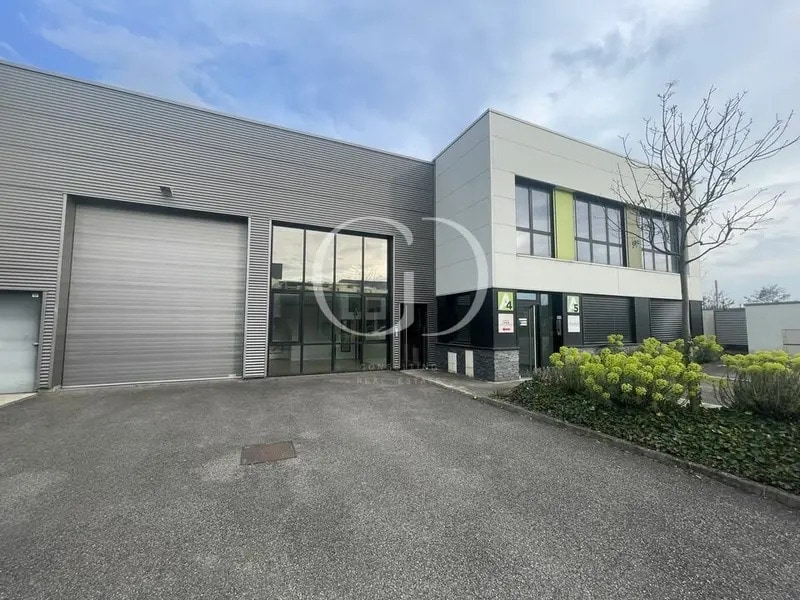 105 Rue Alexandre Dumas, Vaulx-en-Velin à louer Photo de l’immeuble– Image 1 sur 12