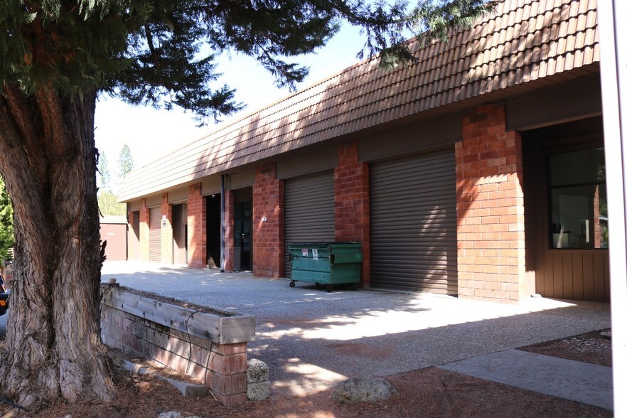 208 Gold Flat Ct, Nevada City, CA à louer - Photo principale – Image 3 sur 13