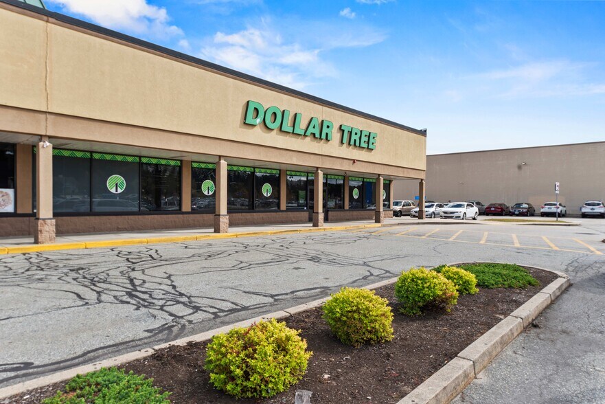 1776-1820 Plainfield Pike, Cranston, RI à louer - Photo de l’immeuble – Image 1 sur 14