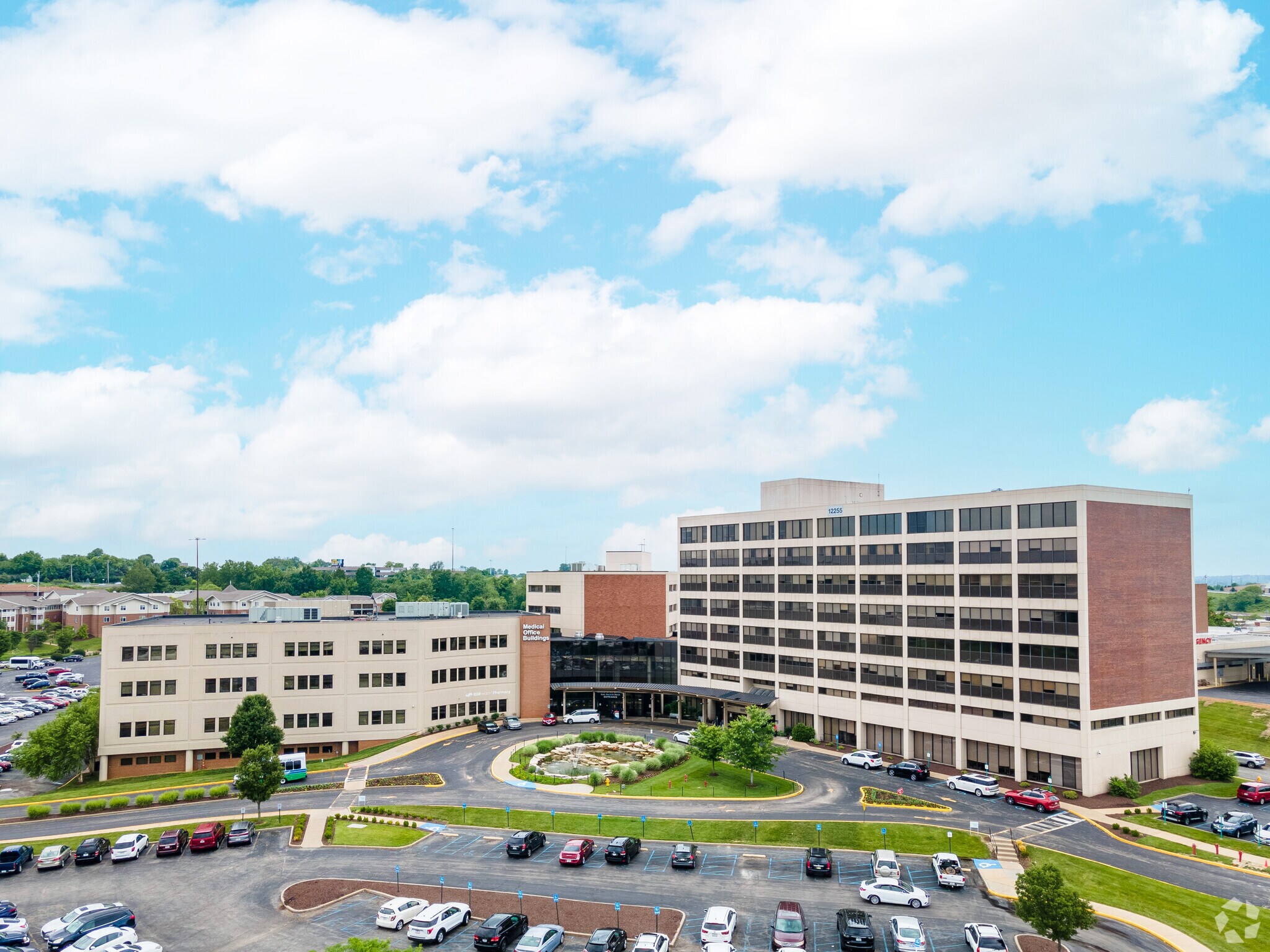 12255 DePaul Dr, Bridgeton, MO à louer Photo principale– Image 1 sur 28