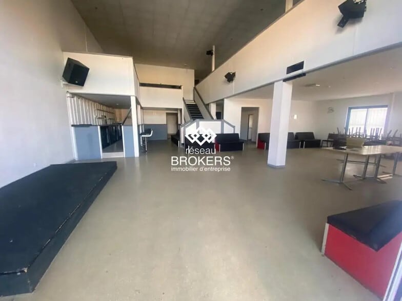 Industriel/Logistique dans Magny-en-Vexin à vendre - Photo de l’immeuble – Image 3 sur 7