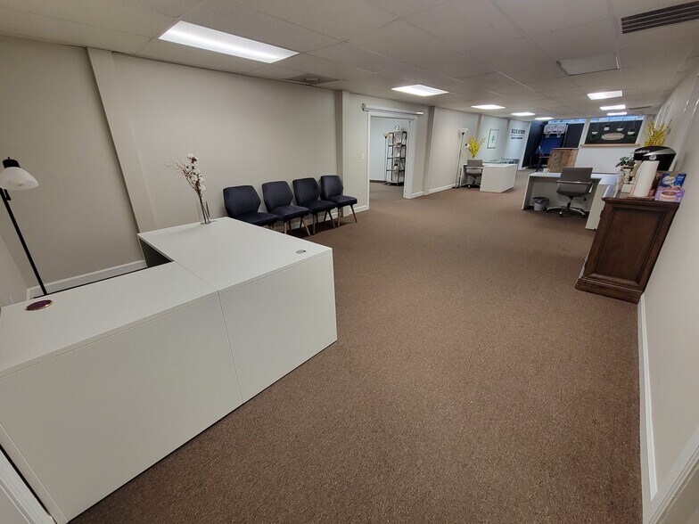 309 Main St NW, Lenoir, NC à louer - Photo de l’immeuble – Image 3 sur 13