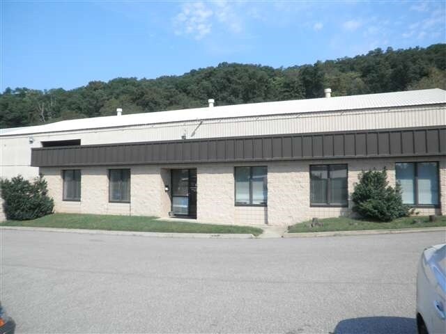 235 Terrace Ave, Huntington, WV à louer - Photo de l’immeuble – Image 3 sur 14