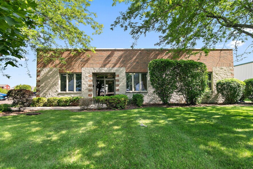 203 Commercial Dr, Yorkville, IL à vendre - Photo de l’immeuble – Image 2 sur 40