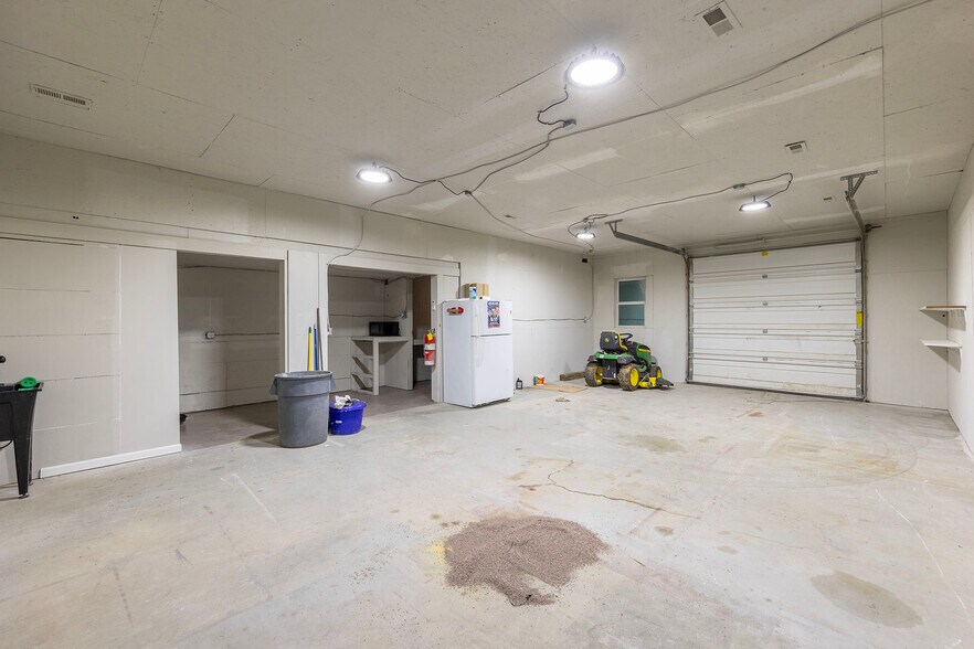 12 A Cattlemans Ln, Berryville, VA à louer - Photo de l’immeuble – Image 3 sur 26
