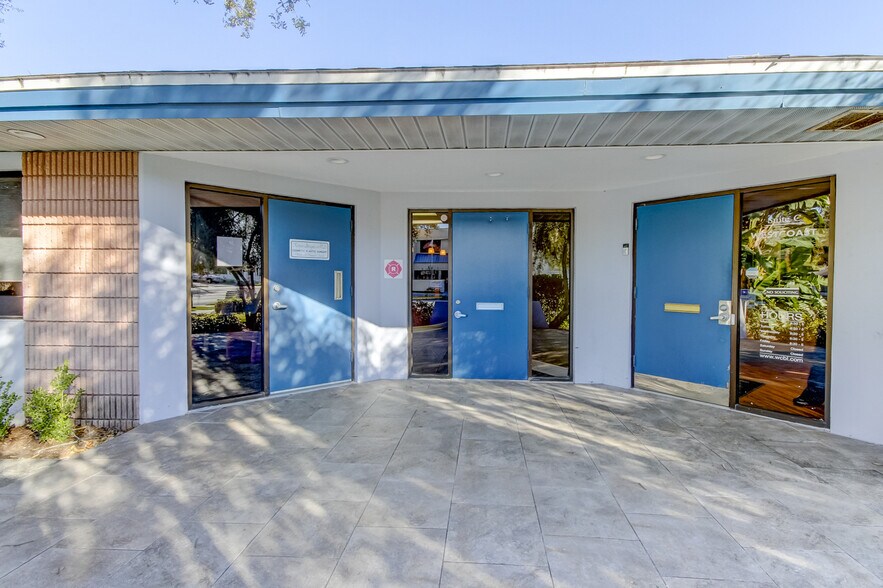 4021 Central Ave, Saint Petersburg, FL à louer - Photo de l’immeuble – Image 2 sur 8