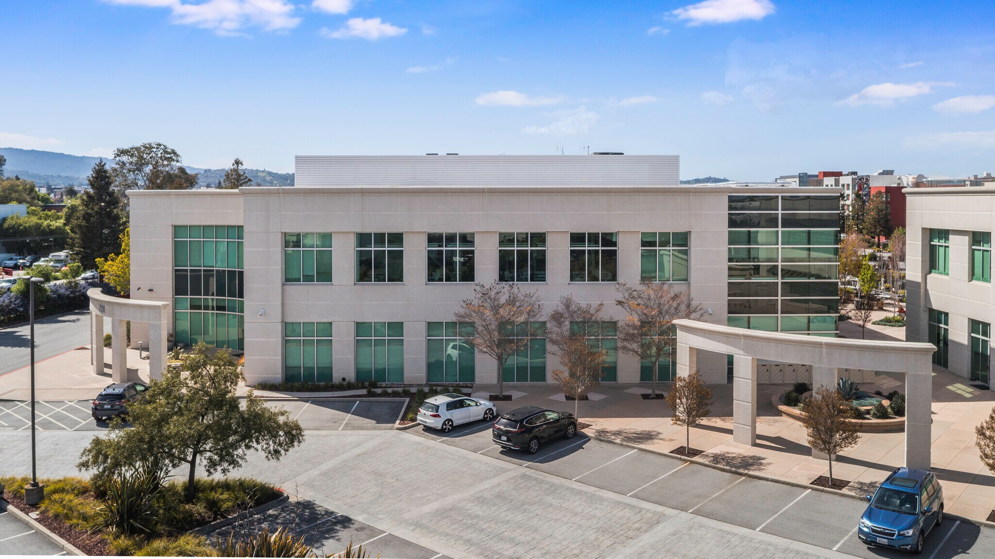720 Bay Rd, Redwood City, CA à louer Photo de l’immeuble– Image 1 sur 29