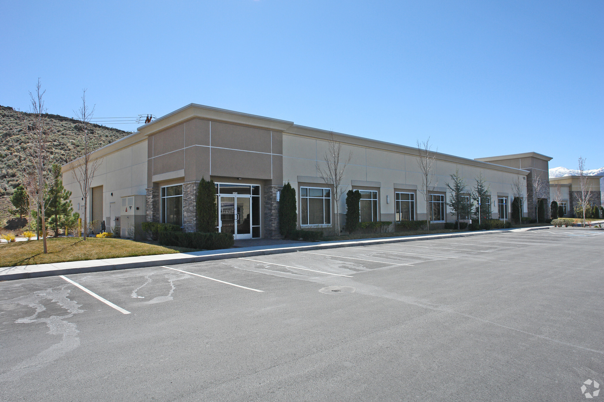 5476 Reno Corporate Dr, Reno, NV à louer Photo de l’immeuble– Image 1 sur 13