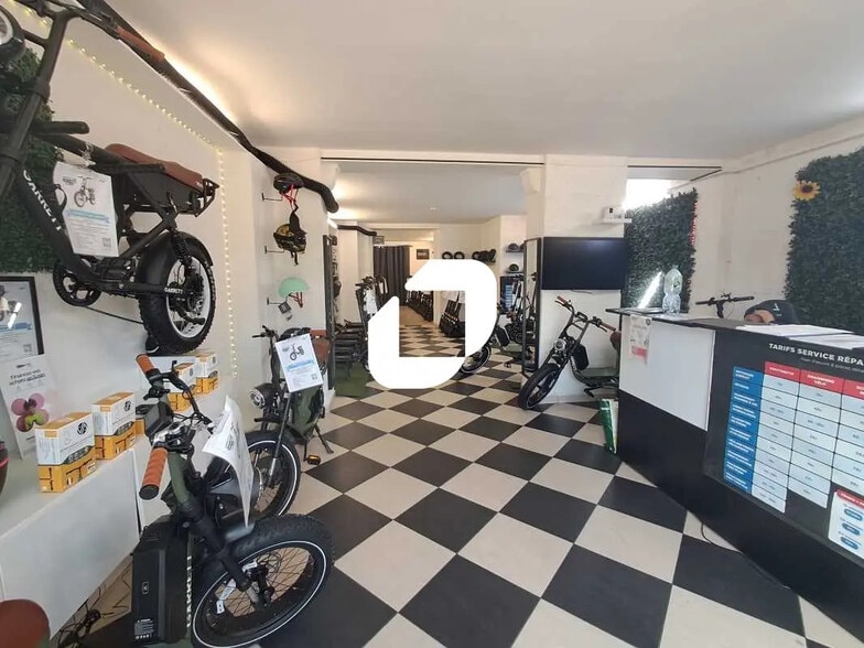 Local commercial dans Bordeaux à louer - Photo de l’immeuble – Image 2 sur 7