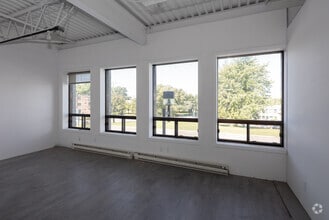 9681-9725 Rue Clément, Montréal, QC à louer Photo intérieure– Image 1 sur 3