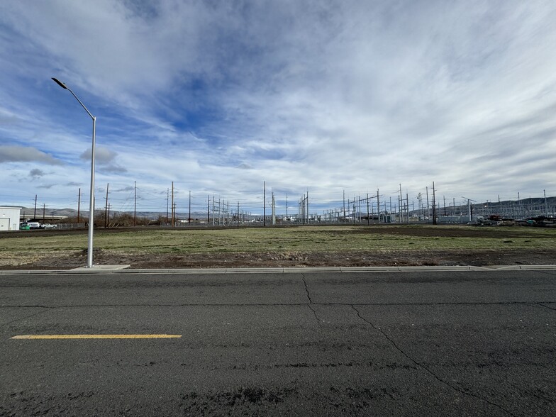 KNA Sutherland Drive, Union Gap, WA à vendre - Photo de l’immeuble – Image 3 sur 5