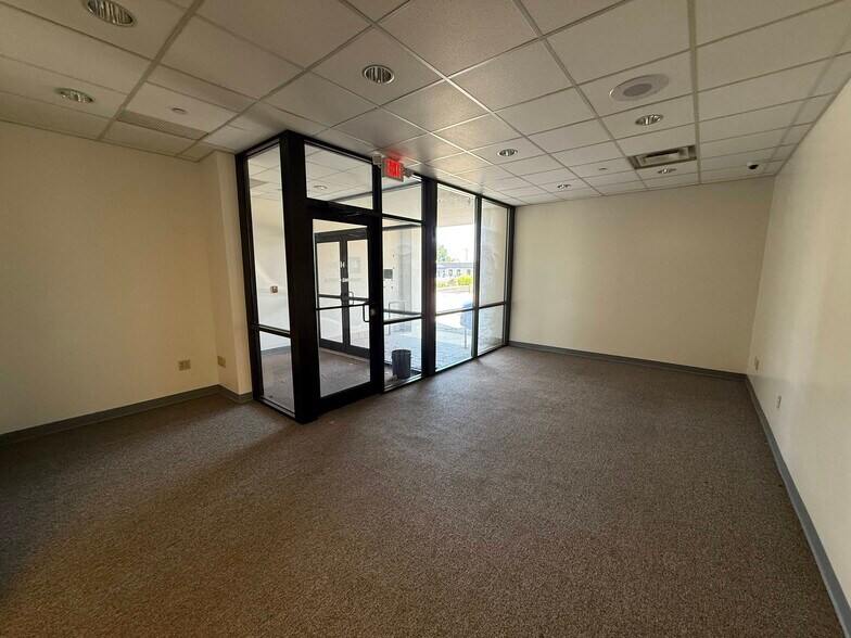 1 S Main St, Batesville, IN à vendre - Photo de l’immeuble – Image 3 sur 22