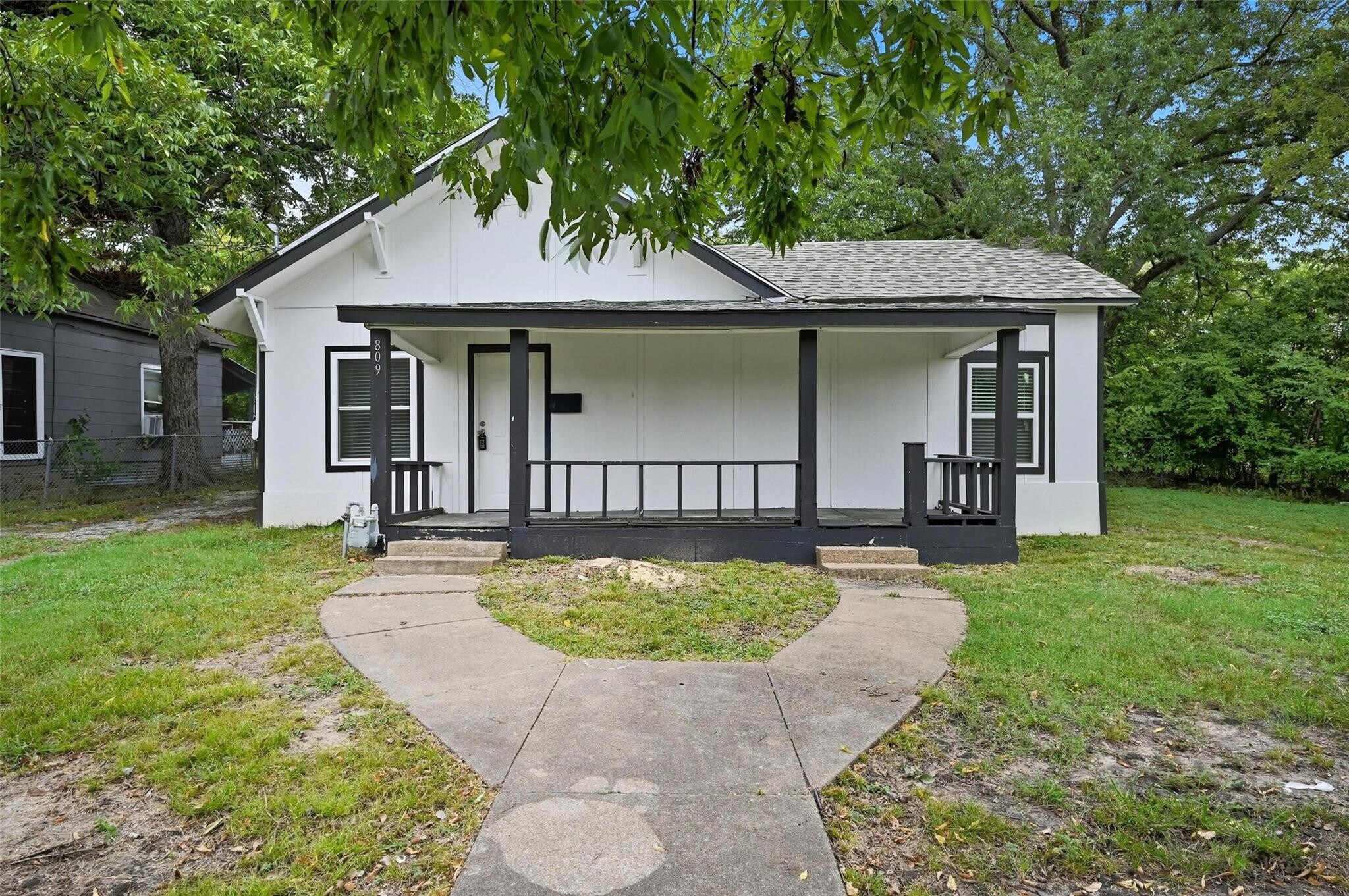809 N Maxey St, Sherman, TX à vendre Photo principale– Image 1 sur 2