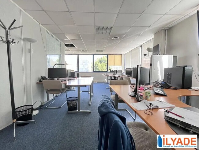 Plus de détails pour 2 Rue Mahatma Gandhi, Aix-en-Provence - Bureau à louer