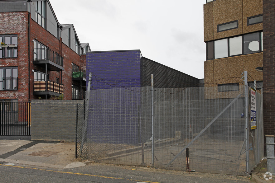 25 Watsons Rd, Londres à louer - Photo de l’immeuble – Image 3 sur 3