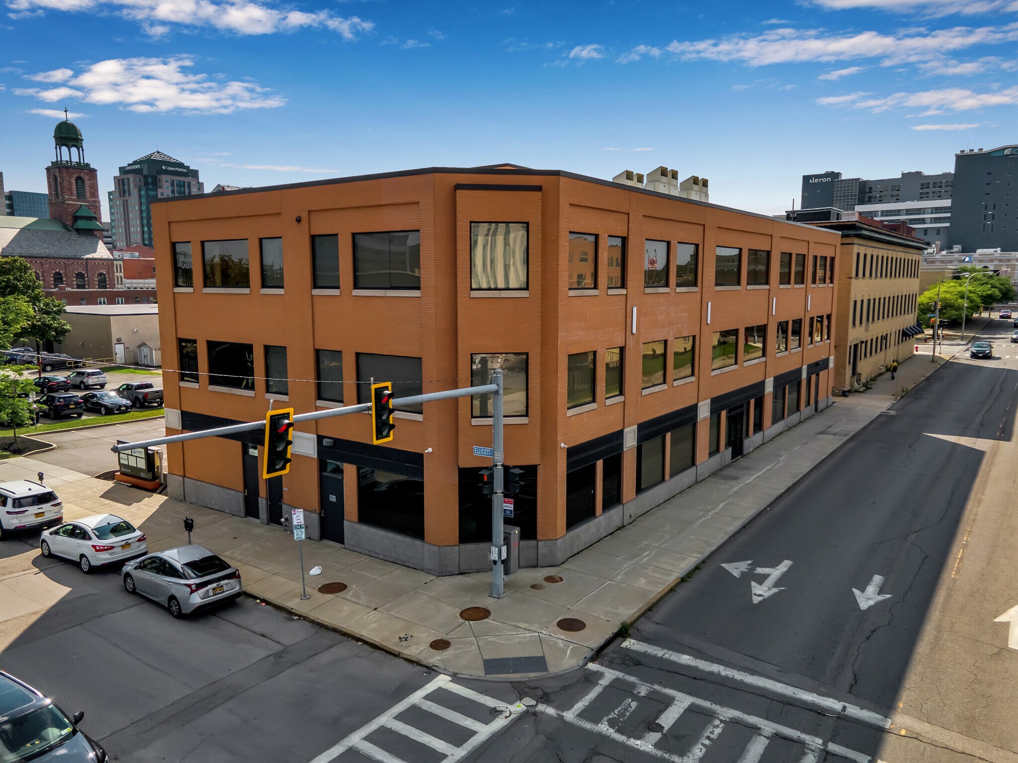 520 Ellicott St, Buffalo, NY à louer Photo principale– Image 1 sur 9