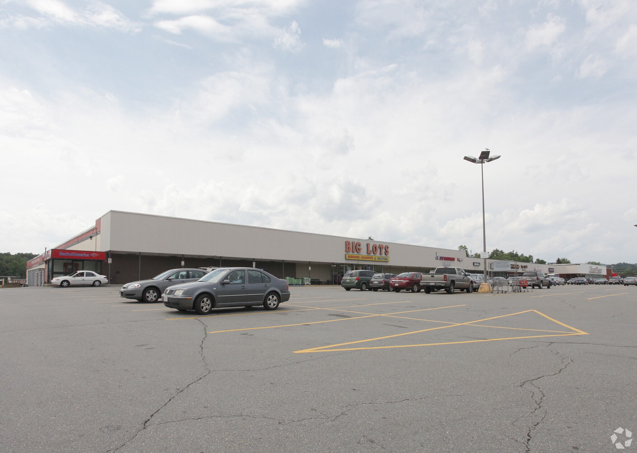 353-385 John Fitch Hwy, Fitchburg, MA à louer Photo principale– Image 1 sur 6