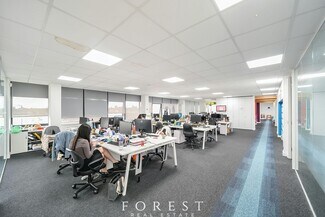 Plus de détails pour 2 Dollis Park, Londres - Bureau à louer