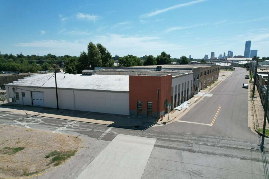 1737 NW 5th St, Oklahoma City, OK à vendre - Photo de l’immeuble – Image 3 sur 28