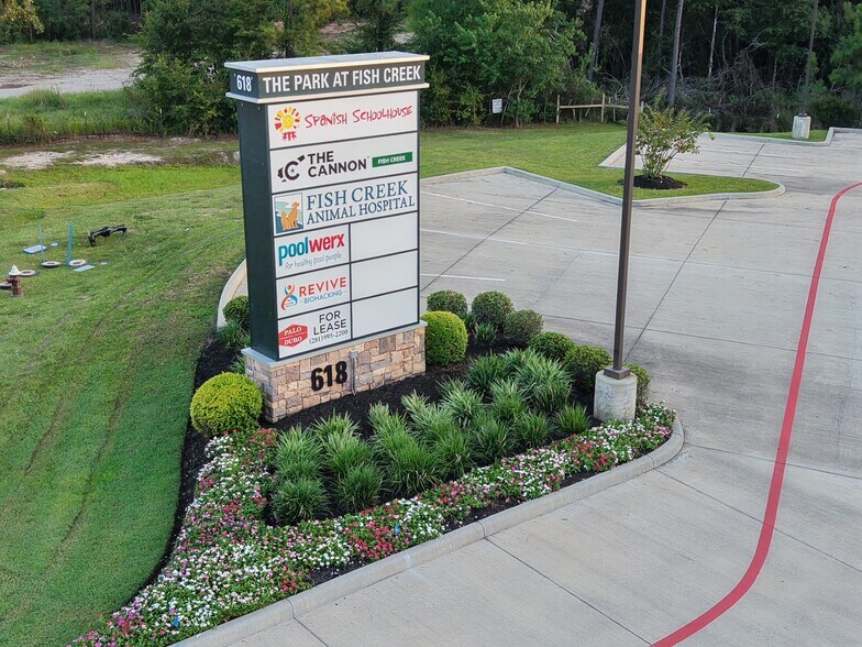 618 Fish Creek Thoroughfare, Montgomery, TX à vendre - Photo de l’immeuble – Image 2 sur 7
