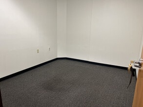 23133 Hawthorne Blvd, Torrance, CA à louer Photo intérieure– Image 1 sur 2