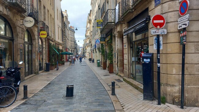 Plus de détails pour Local commercial à vendre