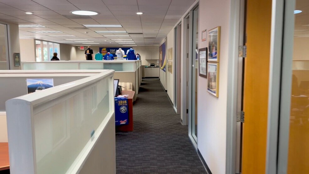 100 N El Camino Real, San Mateo, CA à vendre - Vidéo sur l’annonce professionnelle – Image 3 sur 18