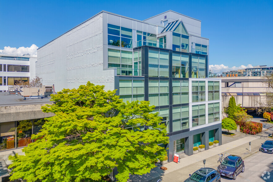 1765 W 8th Ave, Vancouver, BC à louer - Photo de l’immeuble – Image 3 sur 5