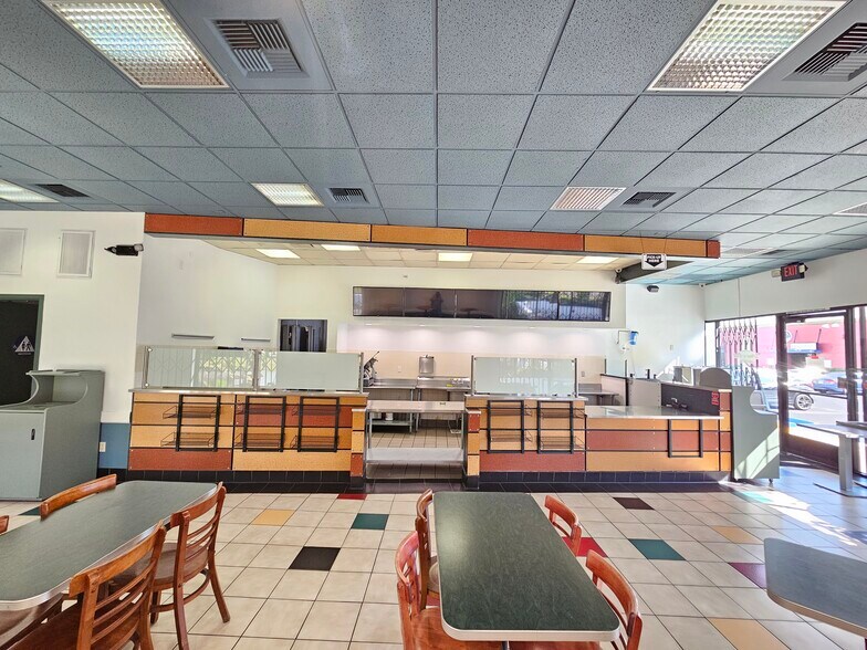 901 W Victoria St, Compton, CA à louer - Photo intérieure – Image 2 sur 20