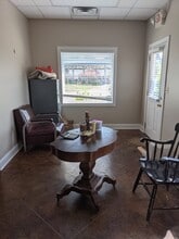 8514 Whitesburg Dr SW, Huntsville, AL à louer Photo intérieure– Image 2 sur 4
