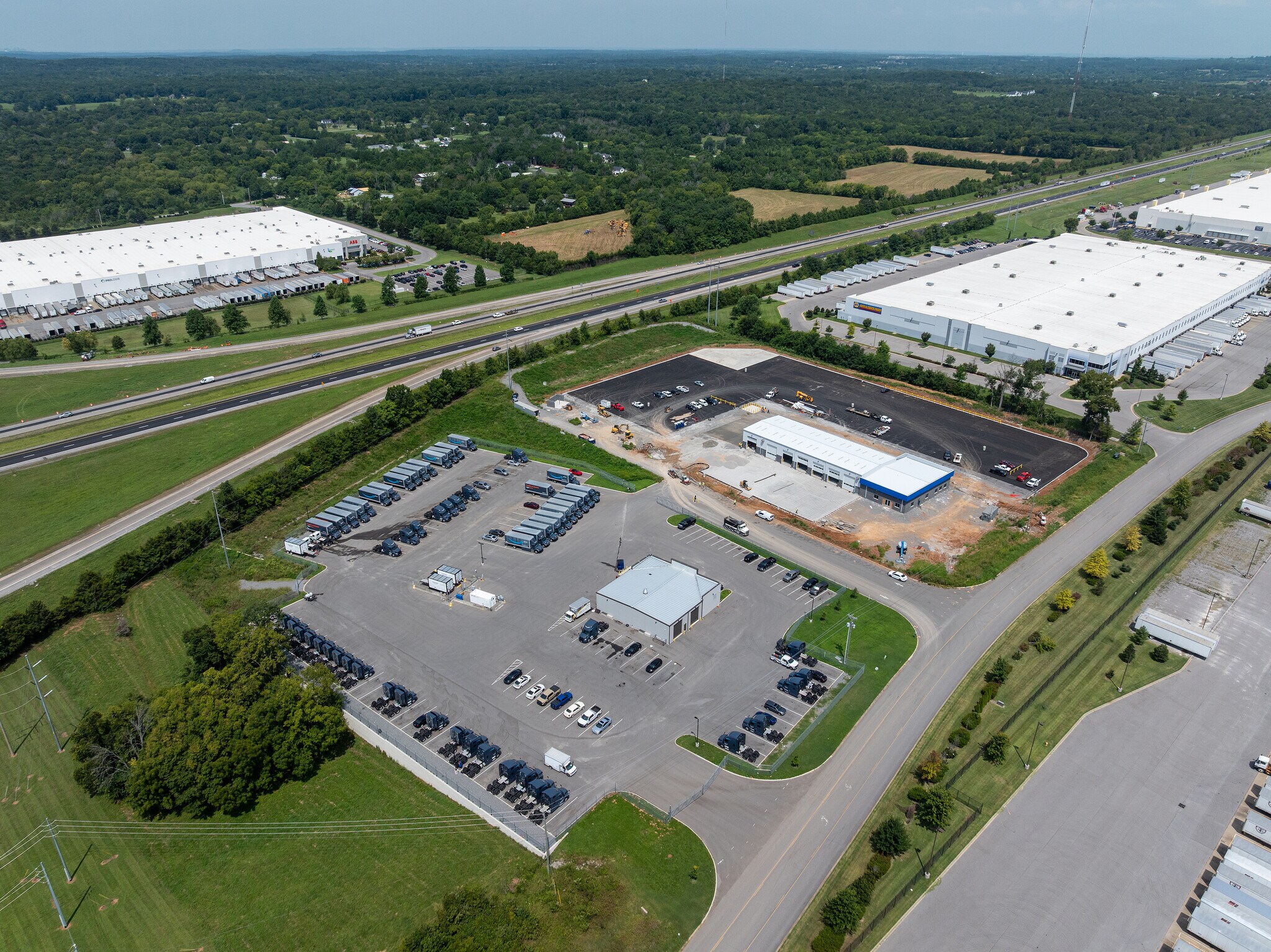 101 Logistics Dr, Lebanon, TN à louer Photo de l’immeuble– Image 1 sur 2