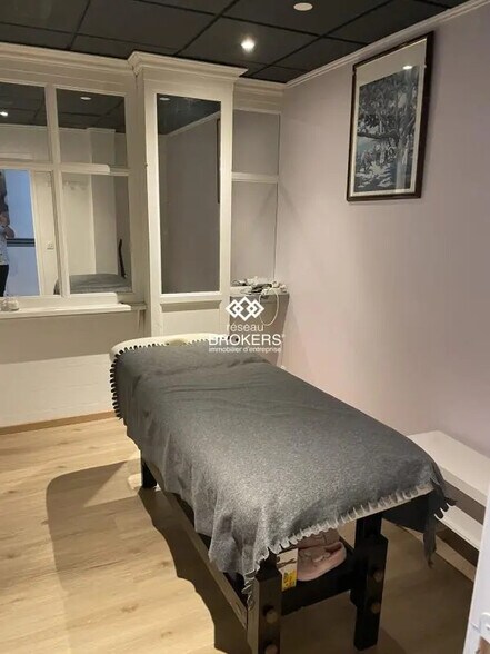 Local commercial dans Aix-en-Provence à louer - Photo de l’immeuble – Image 3 sur 7