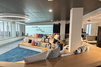 37-41 Rue Du Rocher, Paris à louer Photo intérieure– Image 2 sur 2