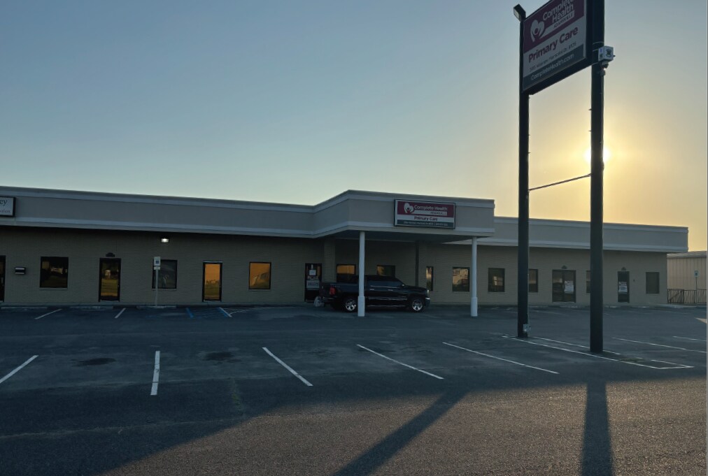 3919-3931 Veterans Memorial Pky, Adamsville, AL à louer Photo de l’immeuble– Image 1 sur 4