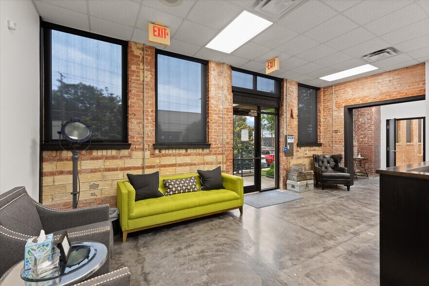 501 N 3rd St, Longview, TX à vendre - Photo de l’immeuble – Image 3 sur 43