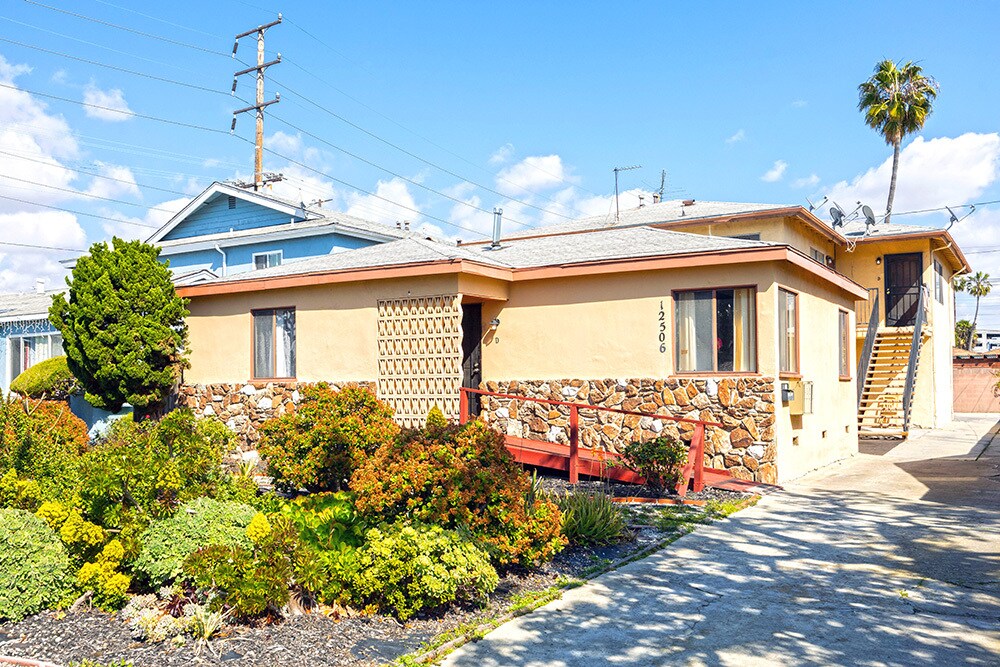 12506 Kornblum Ave, Hawthorne, CA à vendre Photo de l’immeuble– Image 1 sur 5