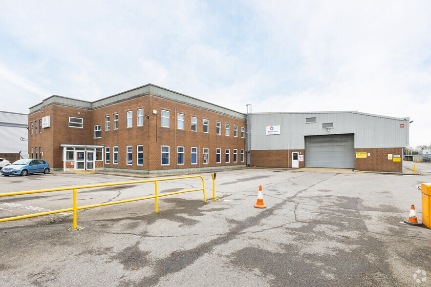 Robinson Way, Portsmouth à vendre - Photo principale – Image 1 sur 3