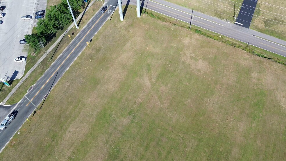 Daughtery Rd, Zephyrhills, FL à vendre - Vidéo sur l’annonce professionnelle – Image 3 sur 33